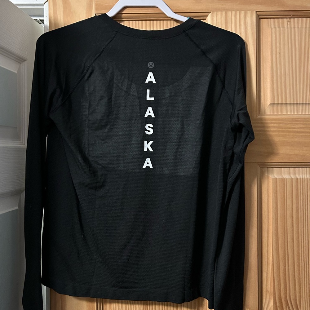 Custom rare Alaska Lululemon size 12 race length NWOT